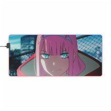 Cargar imagen en el visor de la galería, Alfombrilla de ratón RGB con LED de Zero Two Fate (alfombrilla de escritorio)
