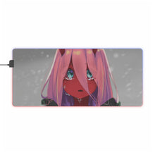 Cargar imagen en el visor de la galería, Alfombrilla de ratón con LED RGB de Darling in the FranXX (alfombrilla de escritorio)
