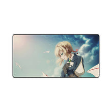 Cargar imagen en el visor de la galería, Alfombrilla de ratón (alfombrilla de escritorio) de Violet Evergarden
