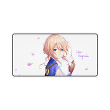 Charger l&#39;image dans la galerie, Tapis de souris Violet Evergarden (tapis de bureau)
