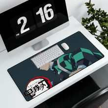 Cargar imagen en el visor de la galería, Tanjirou Kamado de Demon Slayer: Kimetsu no Yaiba para Dekstop Mouse Pad (Alfombrilla de escritorio)
